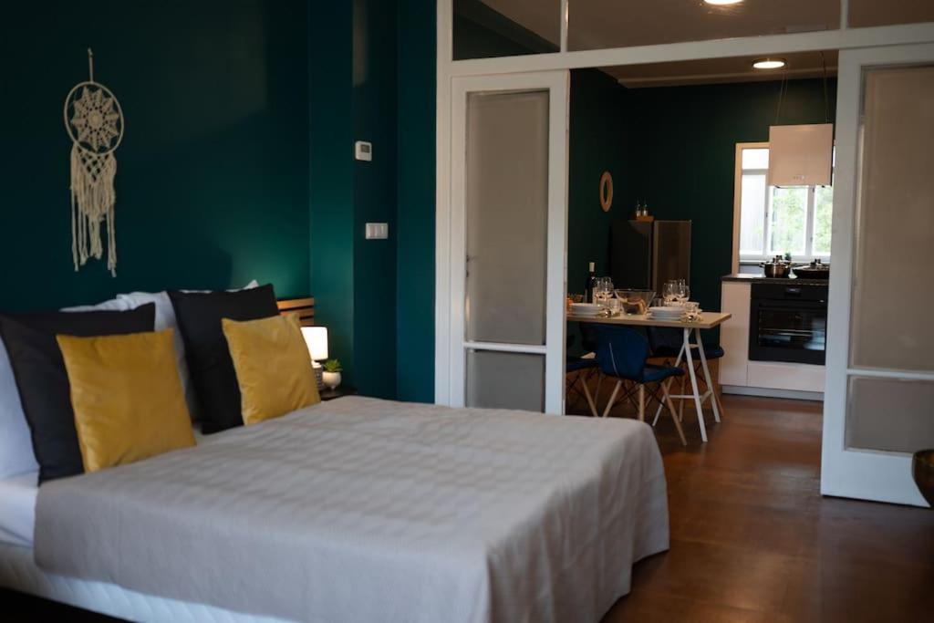 Apartment 3b Bright Beautiful Newly Renovated 3br Prague